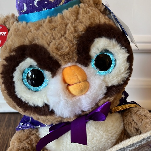 Cuddle Barn Octavius Storytelling Owl - Picture 6 of 7